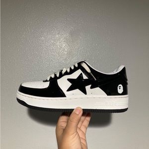 Black and white bapestas